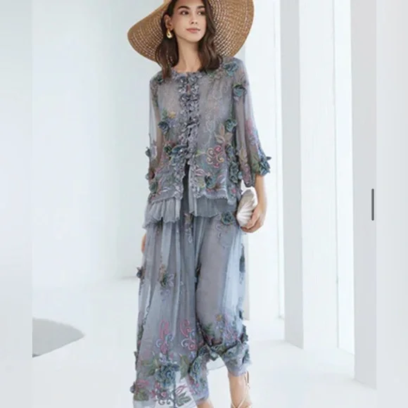 Rich Radi Q’s 3-D Floral Silk Skirt – Bluish Gray, Handcrafted Couture - Picture 4 of 9